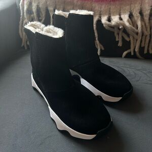 Sorel KINETIC™ Impact Short Women's Waterproof Boot Sz 9